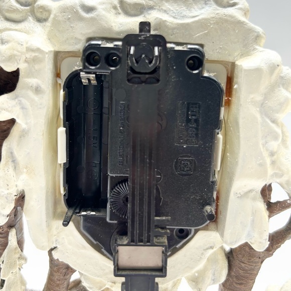 🕰️🌘🐺Cadona - Vintage Collectible Wolf Mantel Quartz Clock. - Picture 9 of 16